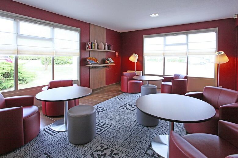 Hotel Campanile Angers Ouest - Beaucouz�