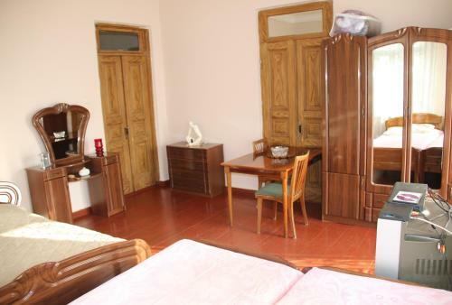 Hostal Achi Guest House