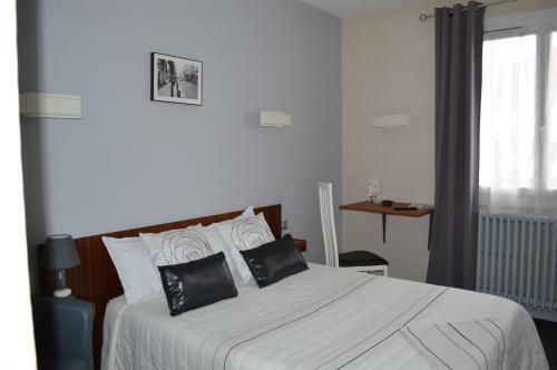 Hotel Christina - Contact Hotel