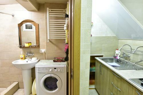 Revaz's Apartment In Tbilisi