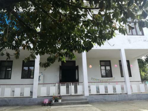 Hostal Guest House Makhinjauri