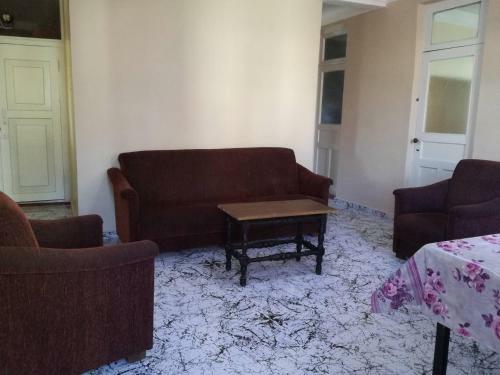 Hostal Guest House Makhinjauri