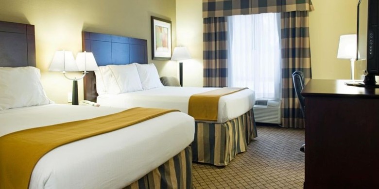 Holiday Inn Express Hotel & Suites San Antonio