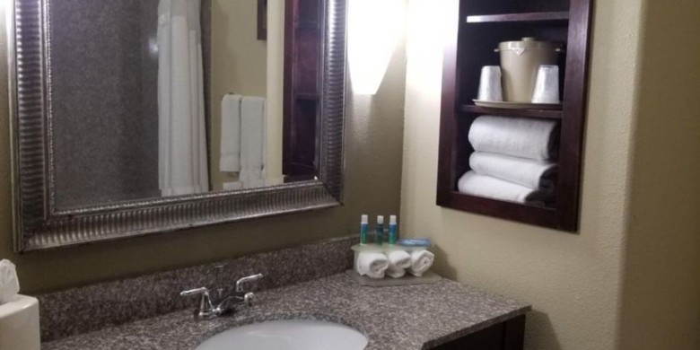 Holiday Inn Express Hotel & Suites San Antonio