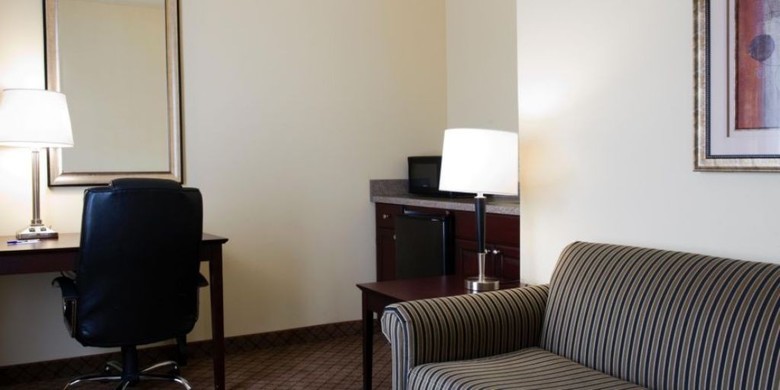 Holiday Inn Express Hotel & Suites San Antonio
