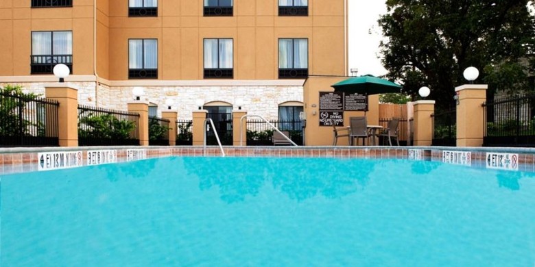Holiday Inn Express Hotel & Suites San Antonio