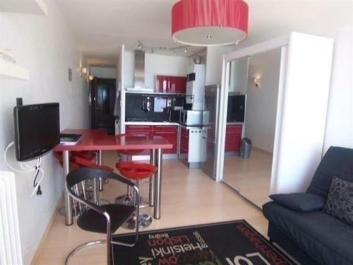 Rental Apartment Avec Une Superbe Vue Sur La Plage 1