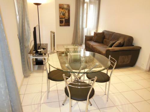 Apartamento Studio & 1 Bedroom Riouffe