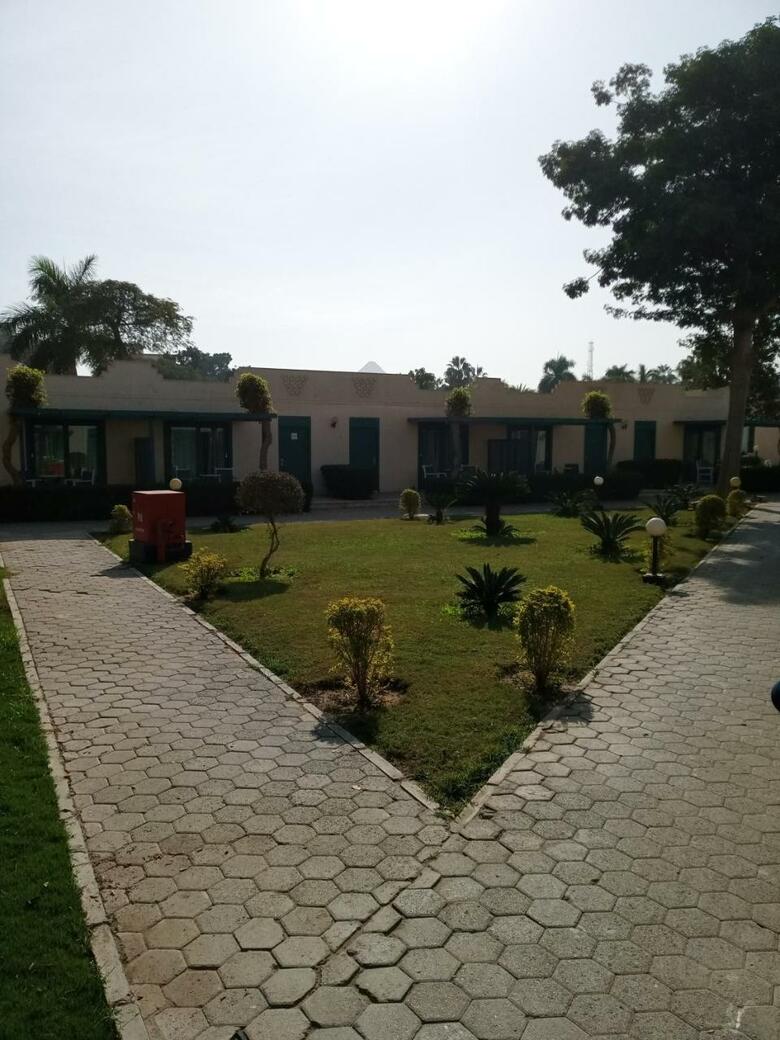 Cairo Pyramids Hotel