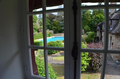 Hostal Ch�teau Du Doux- Holiday Apartments