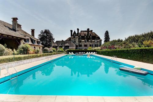 Hostal Ch�teau Du Doux- Holiday Apartments