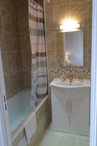 Hostal Ch�teau Du Doux- Holiday Apartments