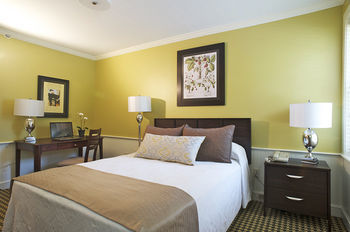 Hotel Concord's Colonial Inn