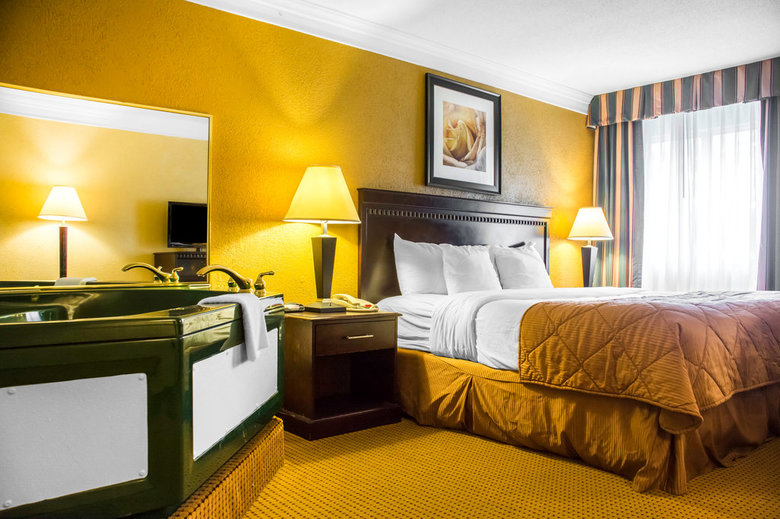 Hotel Clarion Inn & Suites Fairgrounds