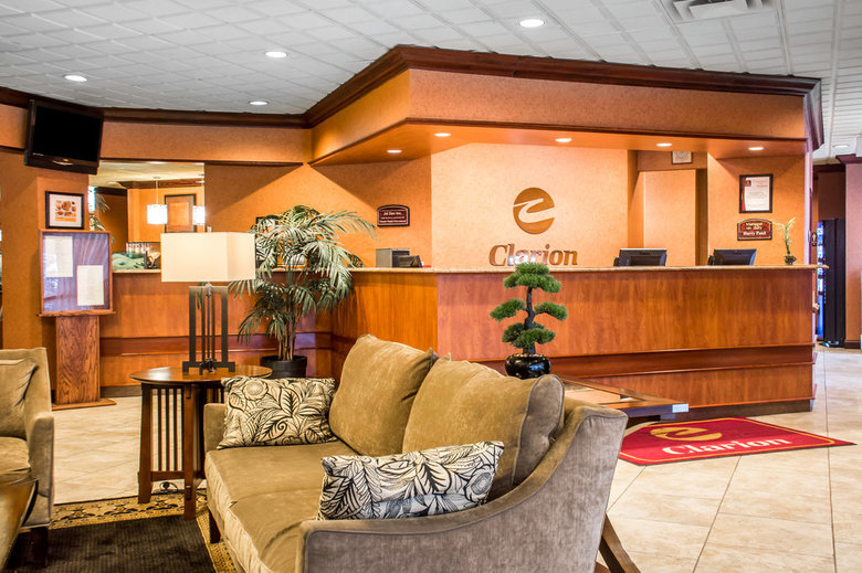 Hotel Clarion Inn & Suites Fairgrounds