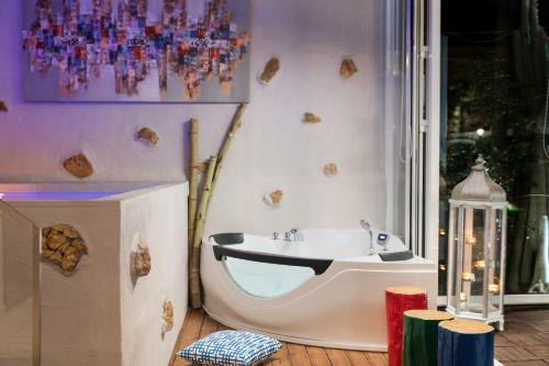 Villa Splantzia - Heated Pool - Garden - 2 Min Harbor