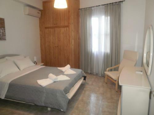 Hostal Marialena Rooms