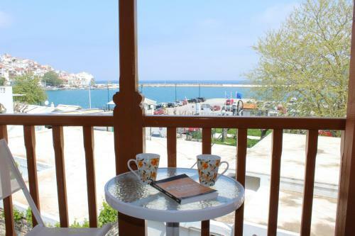 Hostal Marialena Rooms