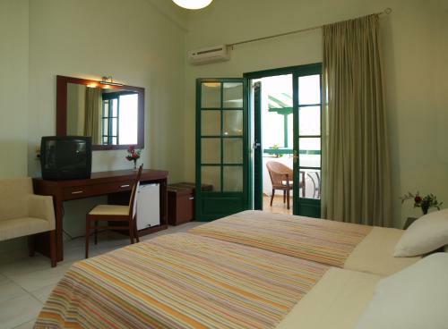 Skiathos Club Hotel & Suites