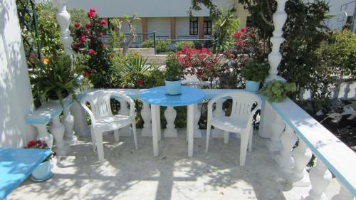 Hostal G. Sandalis Hotel