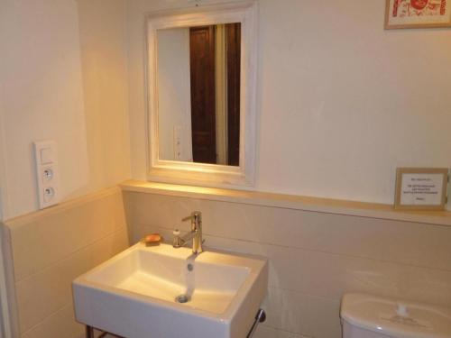 Two-bedroom Apartment In Ocquerre