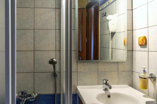 Hostal Petrino Guesthouse