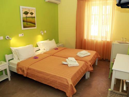 Hostal Theano Guesthouse