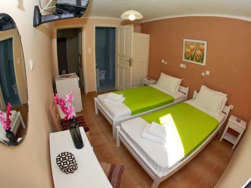 Hostal Theano Guesthouse
