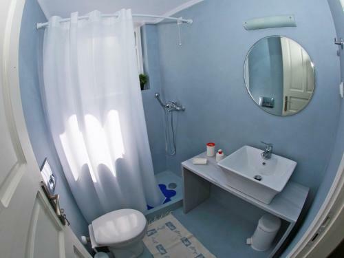 Hostal Theano Guesthouse