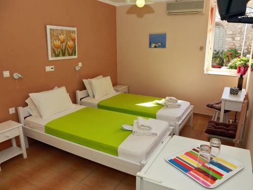 Hostal Theano Guesthouse