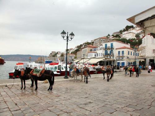 Hostal Theano Guesthouse