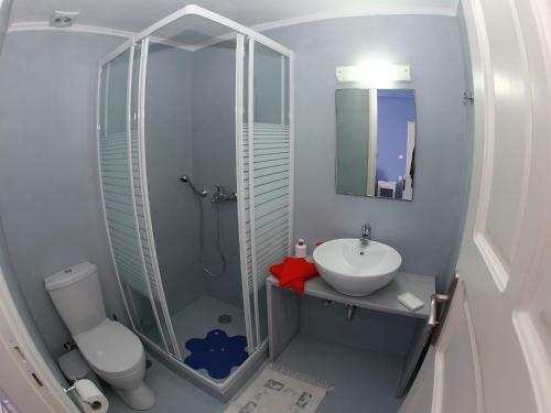 Hostal Theano Guesthouse