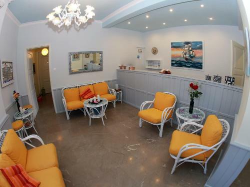 Hostal Theano Guesthouse