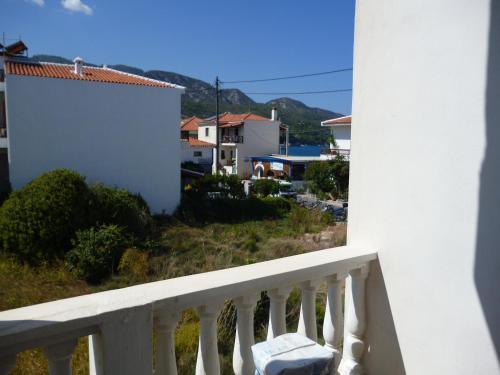 Hostal Pension Eleni Rooms