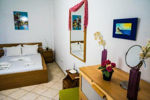 Fira Central Apartment With View