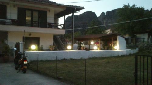 Hostal Bloutsos Rooms