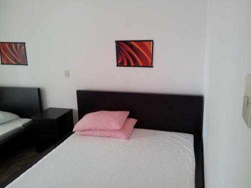 Philippos & Maria Apartments