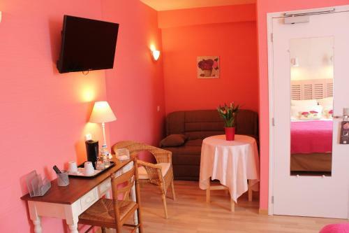 Hotel Logis Auberge Le Colombien