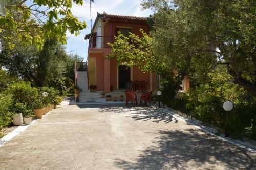 Anemona Apartments And Studios