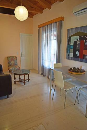 Anemona Apartments And Studios