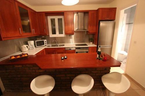 Menigos Resort House