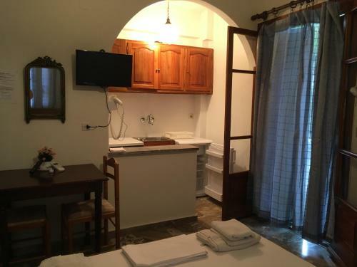 Hostal Villa Apostolis Studios
