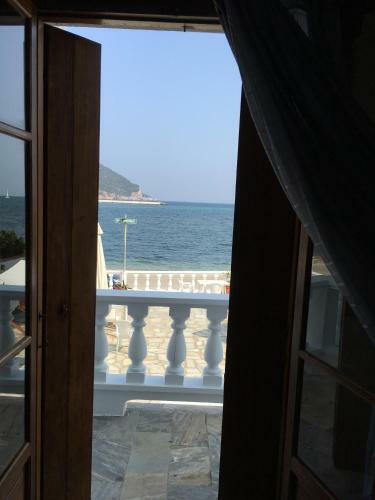 Hostal Villa Apostolis Studios