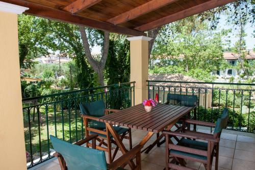 Zarkadis Beach Apartments
