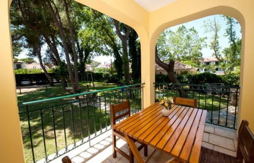 Zarkadis Beach Apartments