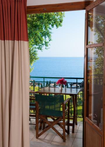 Zarkadis Beach Apartments