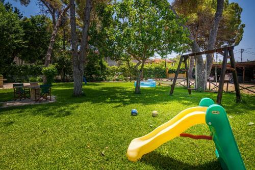 Zarkadis Beach Apartments
