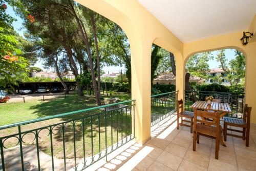 Zarkadis Beach Apartments