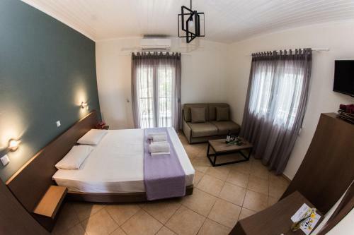 Hostal Anthoussa Rooms