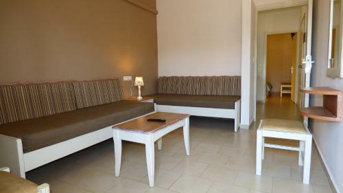 Camelia Studios & Apartments